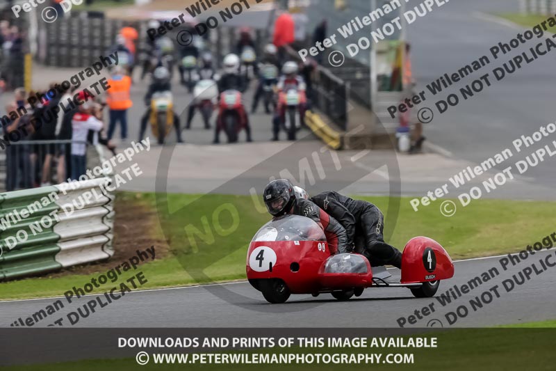 Vintage motorcycle club;eventdigitalimages;mallory park;mallory park trackday photographs;no limits trackdays;peter wileman photography;trackday digital images;trackday photos;vmcc festival 1000 bikes photographs